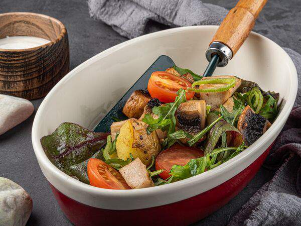 Duran Bar & Grill - Фермерский салат с цыпленком