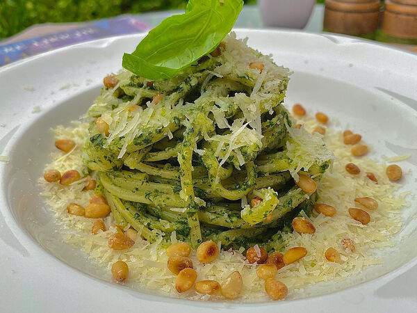 Barcarola - Лингвини с соусом песто и кедровым орехом