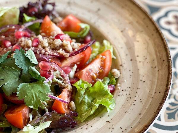 Мелограно - Грузинский салат с гранатовой заправкой и грецкими орехами