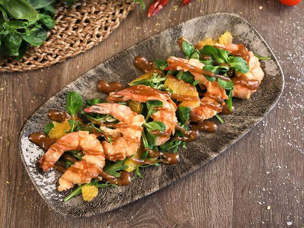 Golden Coffee - Жареные креветки в миндальной стружке с французской заправкой