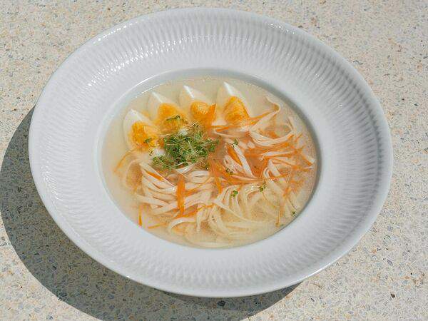 Forno rosso - Куриный суп лапша с яйцом