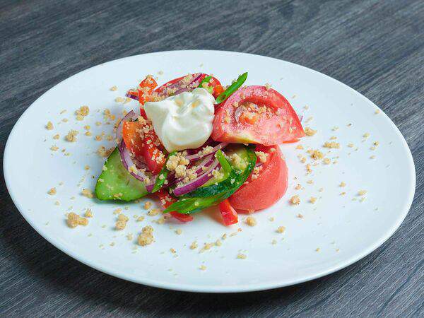 Сулугуни - Салат по-грузински