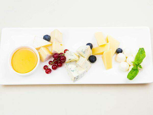 Лебединое озеро - Сырное ассорти Кавказское