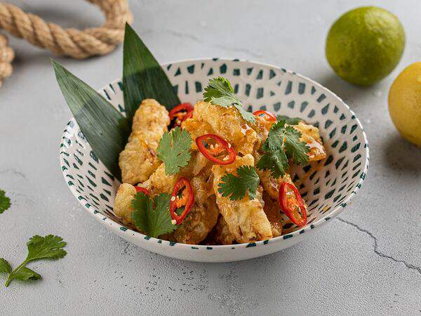 Fish Box - Хрустящая треска с соусом Чили