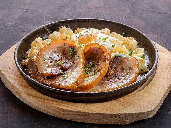 Garage - Рулька с картофелем и яйцом