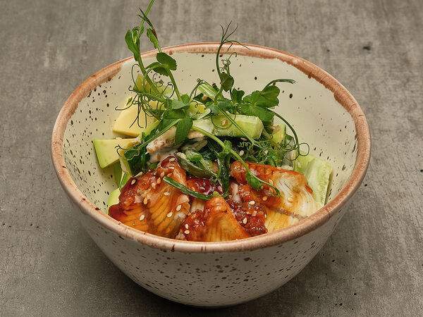 Останемся здесь - Поке с угрём