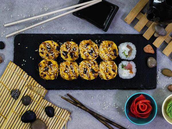 У дяди Вани - Запечённый ролл с копченым лососем