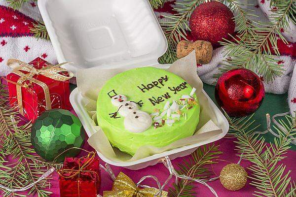 Мушмула - Бенто торт Сникерс