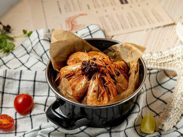 Гастромаркет The Eda - Жареные креветки в соусе Том Ям