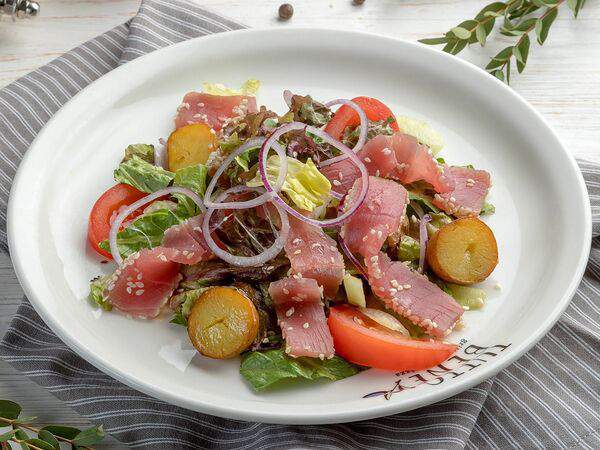 Tutto Bene - Салат с тунцом гриль