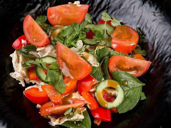 Рамен с уткой - Салат овощной с имбирным соусом