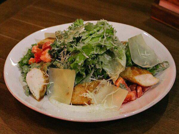 Saldens - Салат Цезарь с курицей