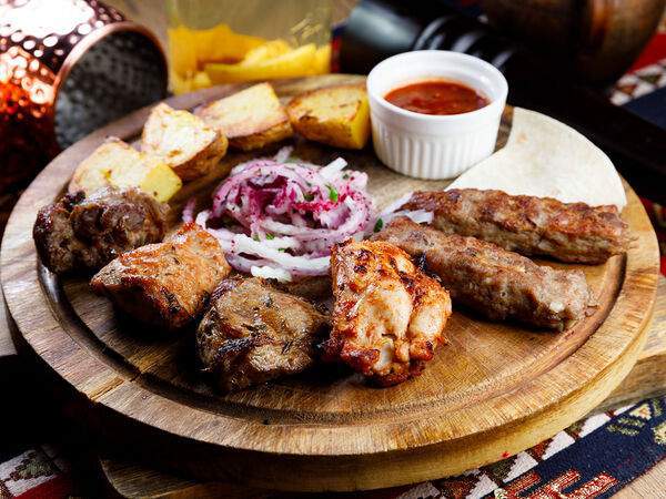 Мангал & гриль - Ассорти из 5 шашлыков на 1 персону