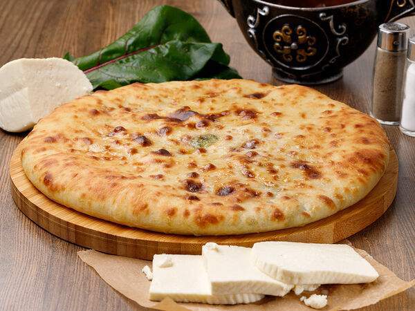 Осетинские пироги - Осетинский пирог со свекольными листьями и сыром