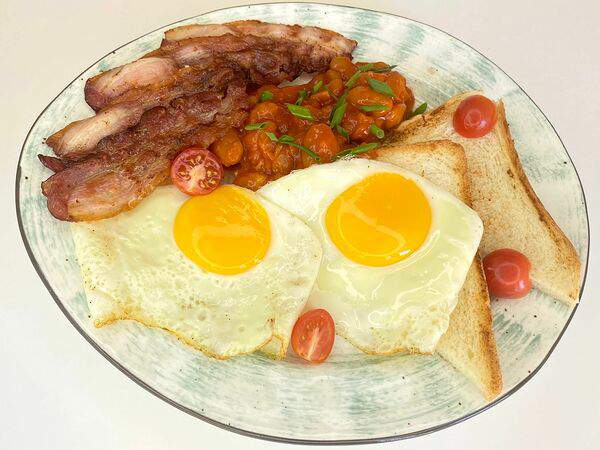 Филадельфия - Глазунья с тостами и беконом