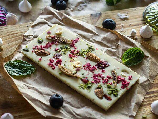 Volna - Шоколад белый с орехами