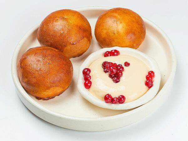 Трактир белый - Пирожки с брусникой