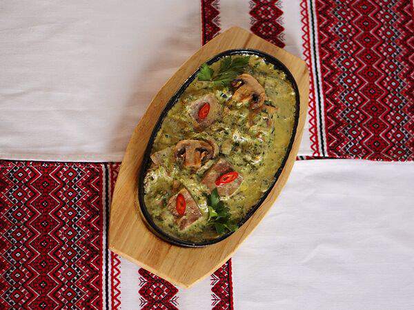 Диканька - Язык в сливочно-шпинатном соусе