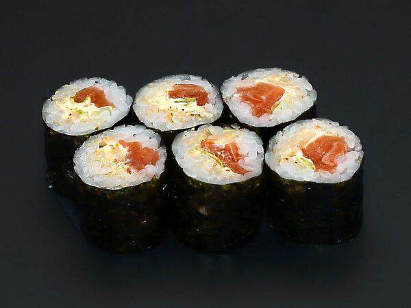 Total Sushi - Мини-ролл с лососем (острый)