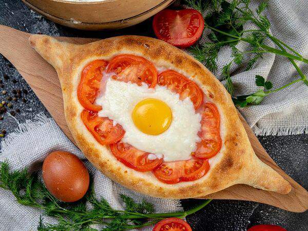 My megobari - Хачапури Лодочка с помидором