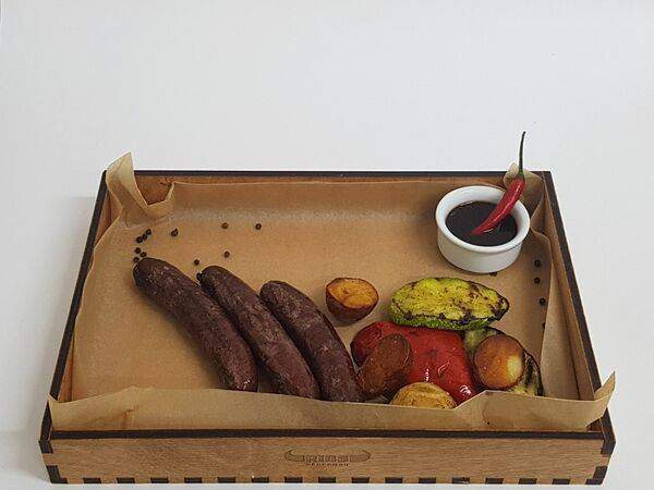 Ribs - Говяжьи колбаски с овощами гриль