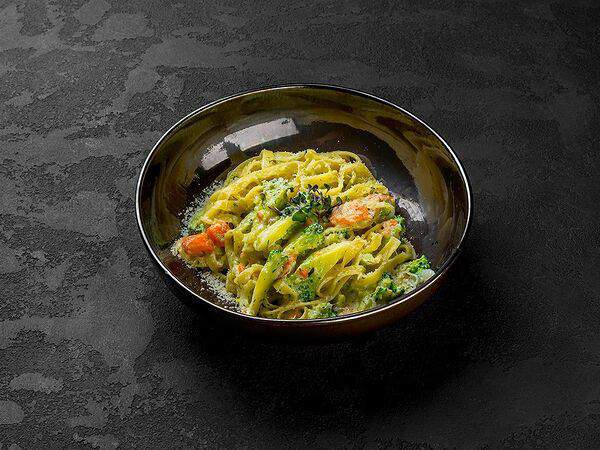 Эпикур Bar & Kitchen - Тальятелле с форелью и брокколи в сливочном песто