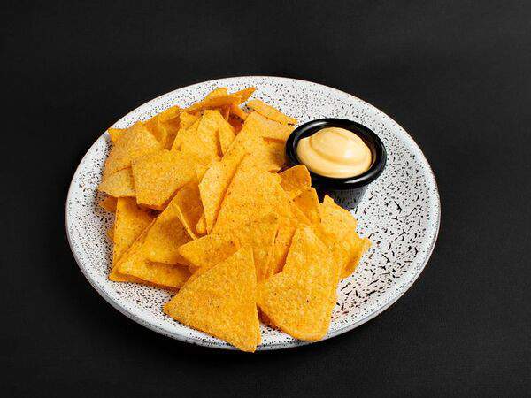 Under Bar - Начос с сырным соусом