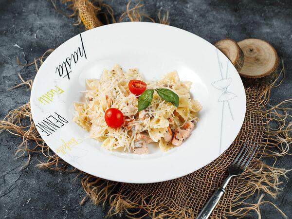 City Lounge - Фарфалле с лососем