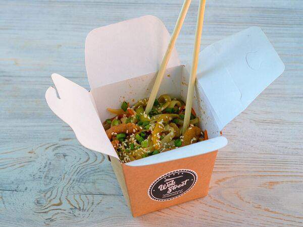Wok street - Лапша с курицей