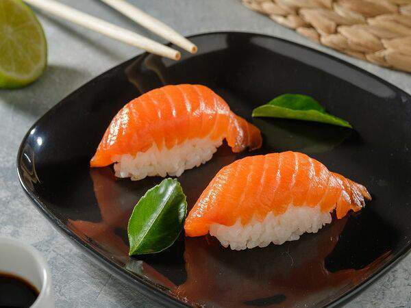 Япона мама - Суши с лососем