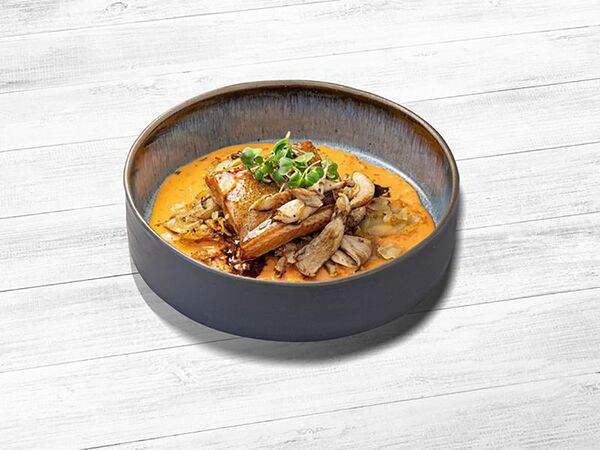 Miraclub - Палтус с гратеном и соусом из перца