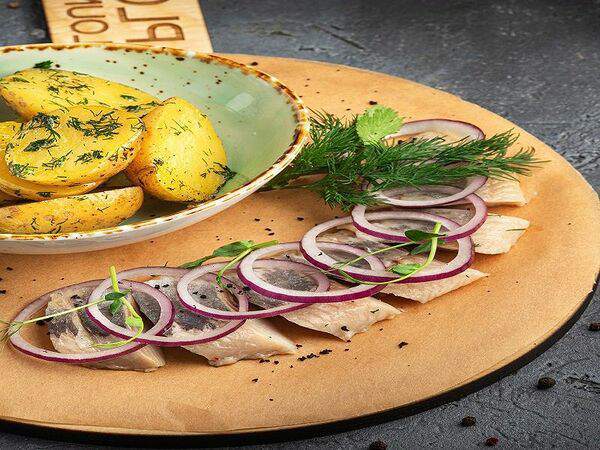 Plovlounge - Сельдь с картофелем