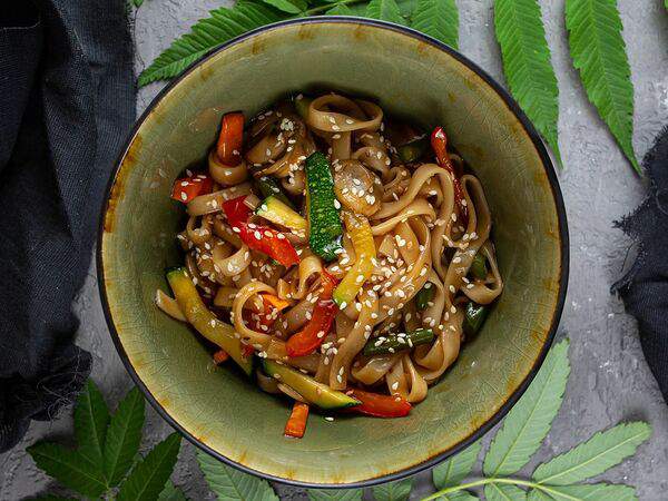 Sailor Moon - Удон с овощами на сливочной основе