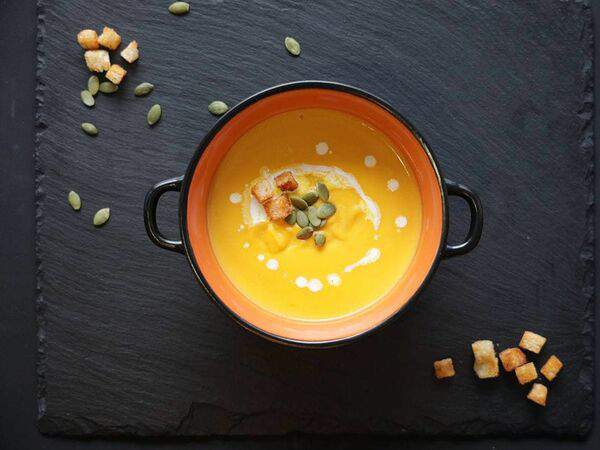 Хомяк - Тыквенный Крем-Суп С Яблоком И Сливками С Тыквенными Семечками И Гренками Пшеничными