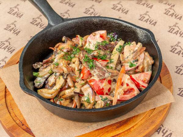 Дача - Телятина с овощами в сметане