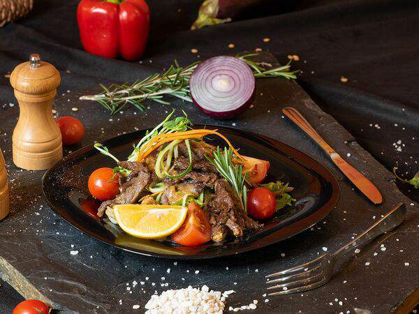 Merhaba - Теплый салат с говядиной