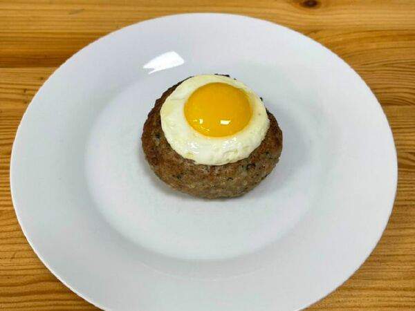 Тарелка - Бифштекс с яйцом
