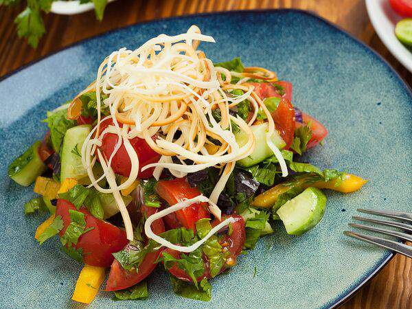 Трапеза - Салат Овощной с сыром чечил