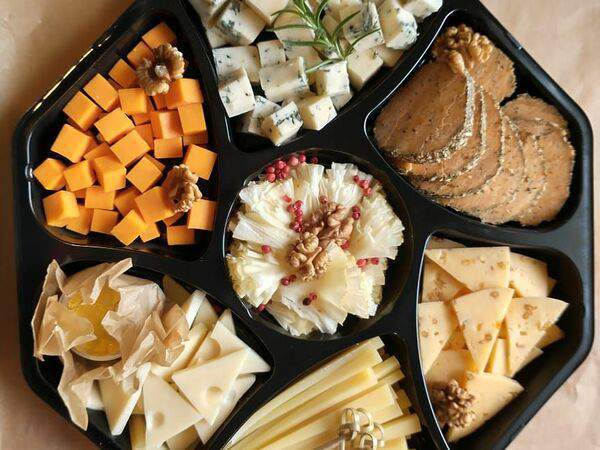 Лаврушка - Сырная тарелка №1