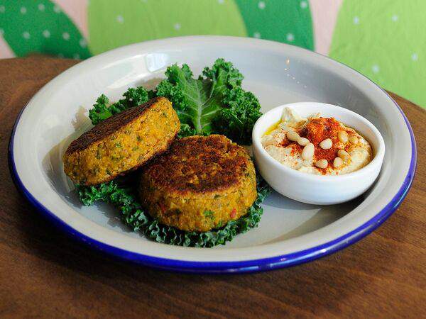 Каеф - Фалафели с хумусом