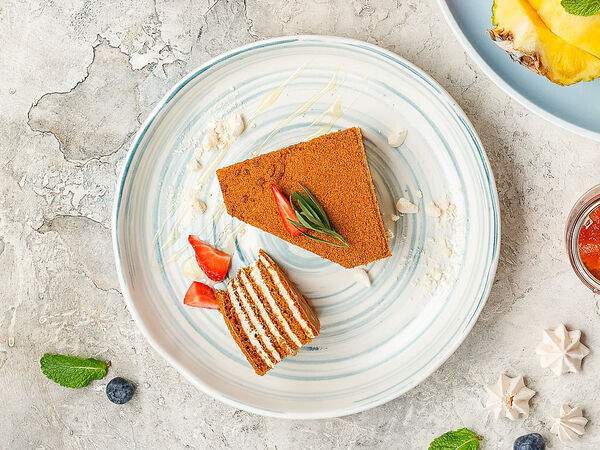 Двор Помидор - Медовик