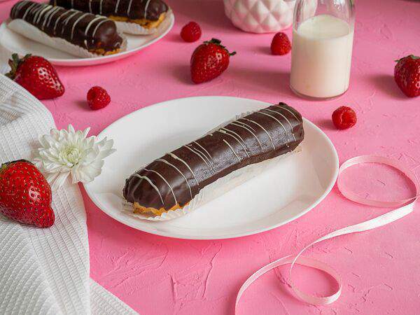 Сдобушка - Эклер с шоколадной глазурью