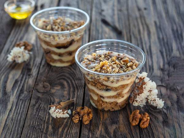 Бар здоровых привычек - Медовик с соленой карамелью и орехами