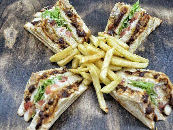 Ахиллес - Клаб-сэндвич барбекю с курицей