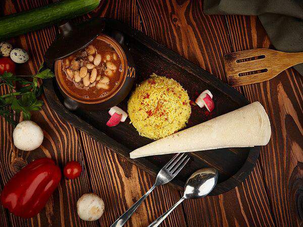 Вершина - Фасоль с говядиной и рисом