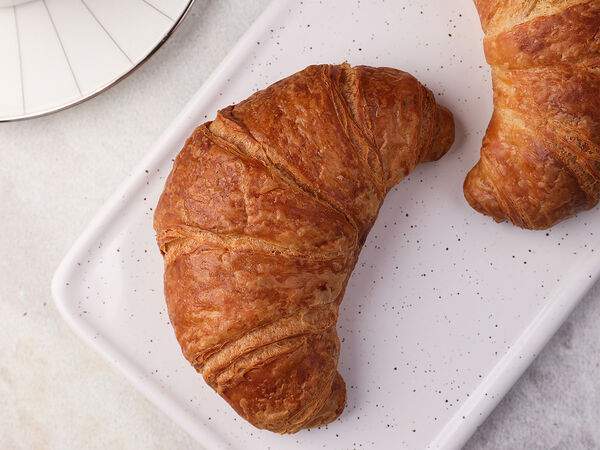 Гранд Буфет - Круассан с ветчиной, сыром и сливочным маслом