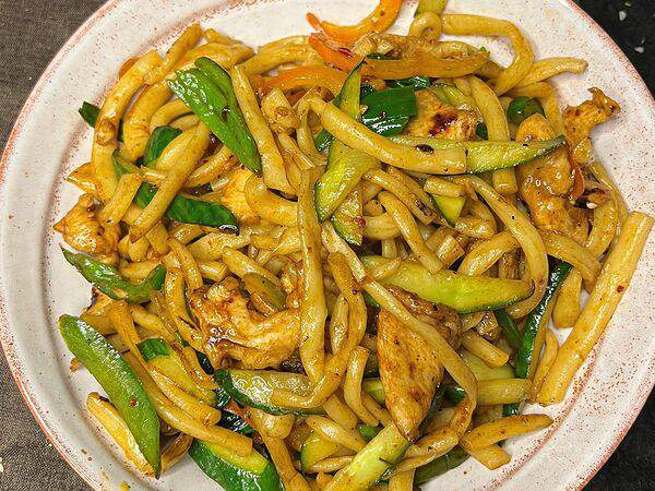 Vo Dvore - Цомян с курицей