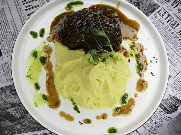 Publo EscoBar - Томленые щечки с соусом деми гласс