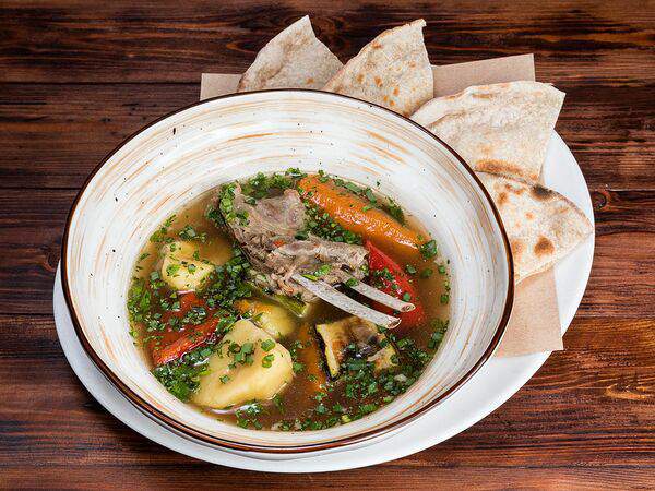 Трактир Колесо - Шурпа из барашка с лепешкой