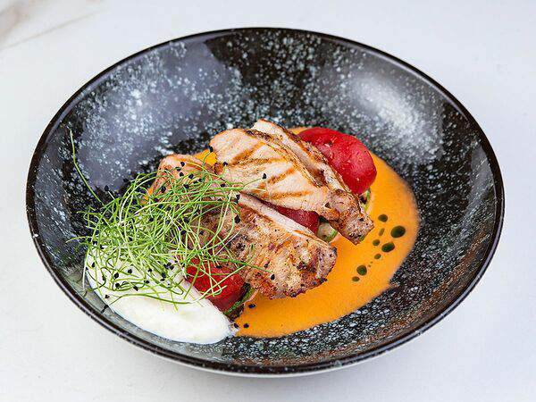 Holy place - Индейка, печенные овощи, помидорный соус